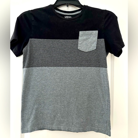 Urban Pipeline T-Shirt, Black/Gray, Boys Size XL - Picture 1 of 3